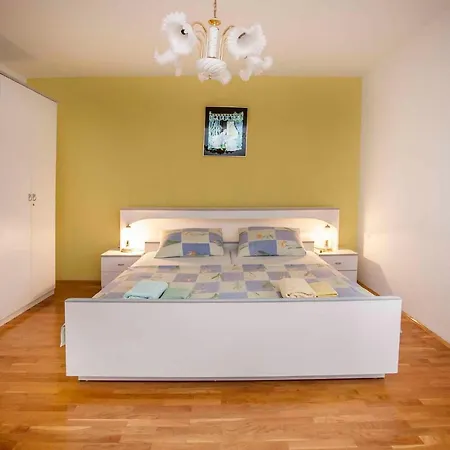 Apartment In Rovinj/istrien 11491